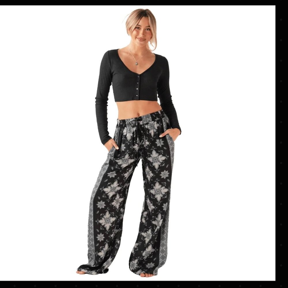 Lotus and Luna - Khao Sok Wide Leg Drawstring Pants - Picture 2 of 4